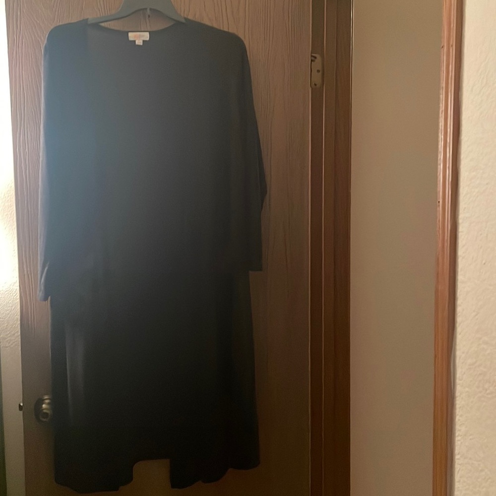 Size L Lularoe black duster.